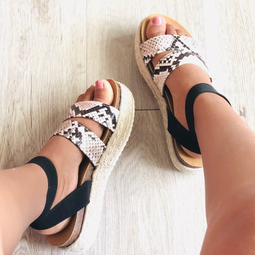 NEW: Wedge Snakeskin Yarn Sandal - Picture 4 of 6